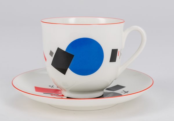 Чашка с блюдцем кофейная форма Ландыш рисунок Калейдоскоп с синим и черным диском