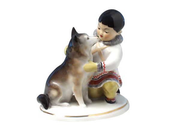 Скульптура Якут с собакой