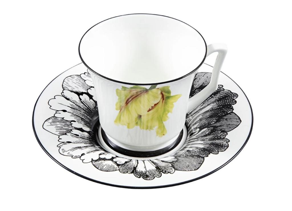 Подарочный набор чашка с блюдцем форма Юлия рисунок Сысоев. Волшебный сад II