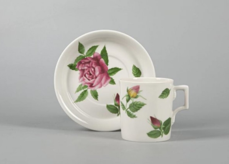 Чашка с блюдцем чайная форма Гербовая рисунок Розариум